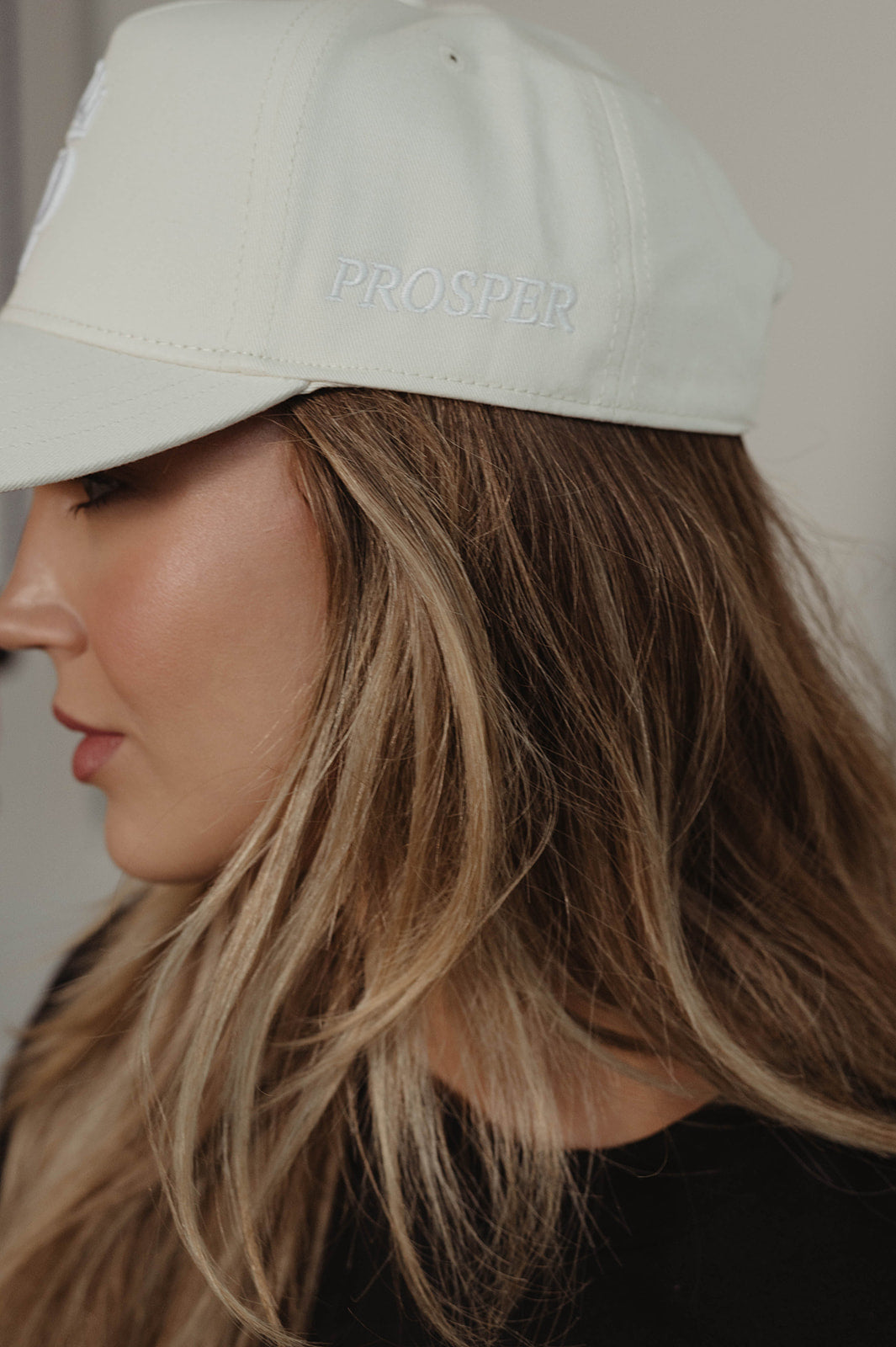 Crowned ‘P’ | Cream
